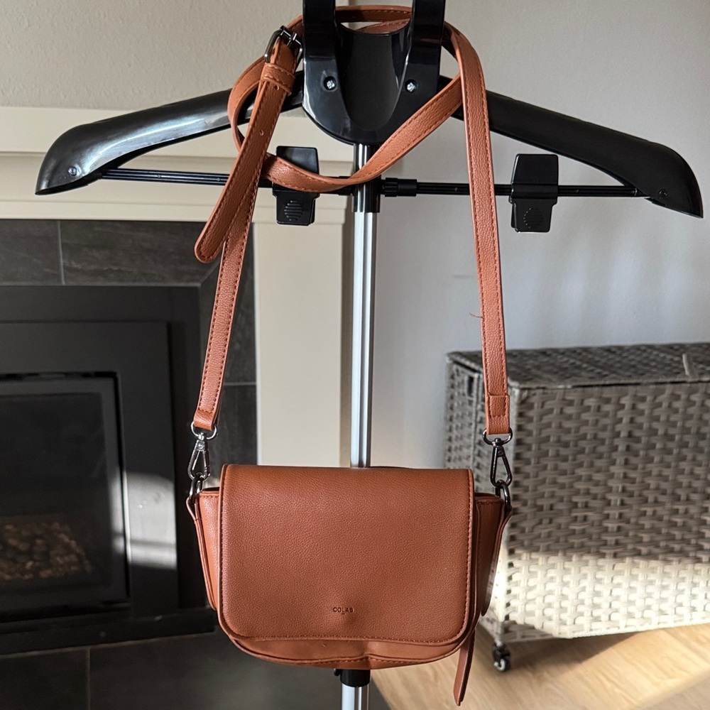 Classic Brown Leather Messenger Bag
